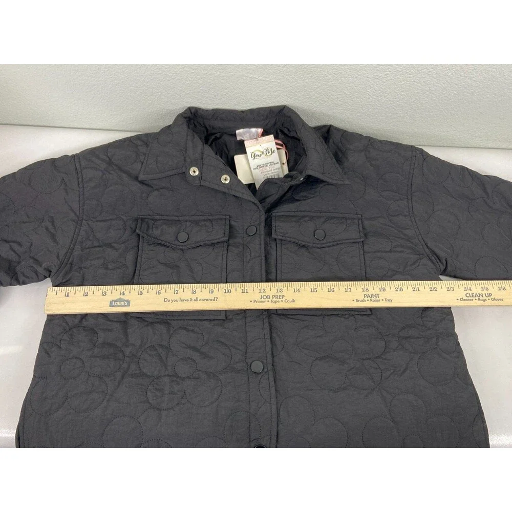 Entro Women Medium Black Jacket Metal Snap Flower Quilting Lightweight